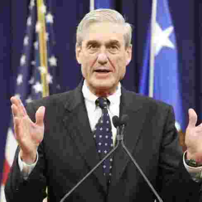 © REUTERS/Jonathan Ernst FILE PHOTO: Robert Mueller reacts to applause from the audience during his farewell ceremony at the Justice Department in Washington, August 1, 2013.  Grand Jury Subpoenas Issued in Relation to Russian Lawyer, Trump Jr. Meeting