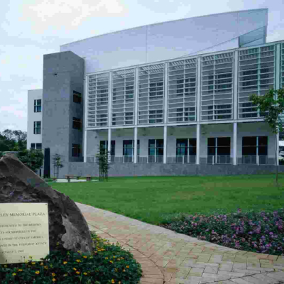 US Postpones Date for Raising Visa Fee to June 17