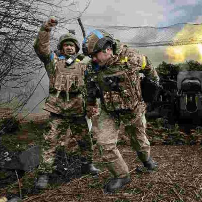 Ukrainian Soldiers Biden Faces Growing Pressure to Authorize Offensive Strikes on Russia