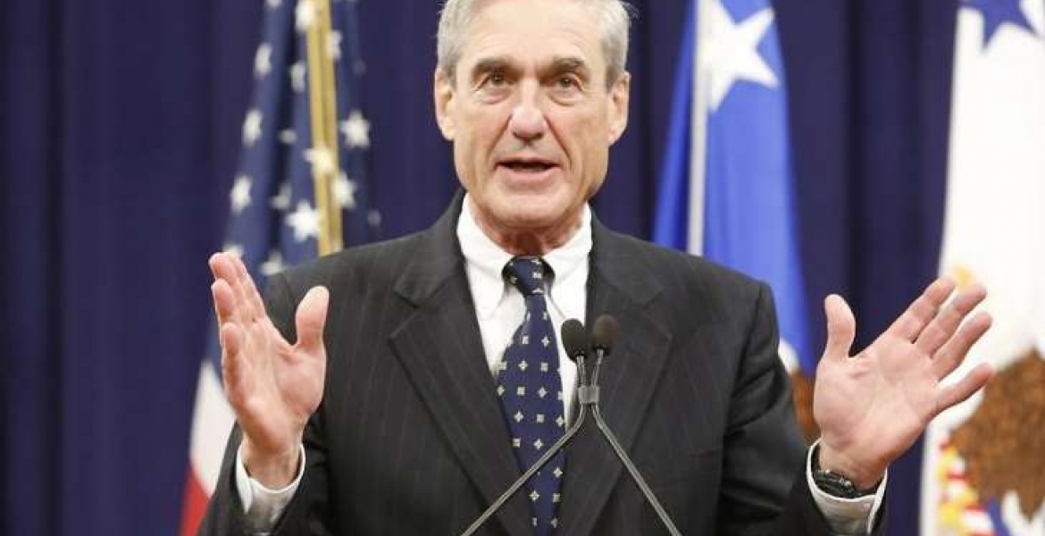 © REUTERS/Jonathan Ernst FILE PHOTO: Robert Mueller reacts to applause from the audience during his farewell ceremony at the Justice Department in Washington, August 1, 2013. Grand Jury Subpoenas Issued in Relation to Russian Lawyer, Trump Jr. Meeting