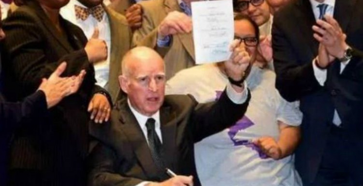 California Governor Signs 'Sanctuary State' Bill in Response to Trump's Immigration Policy