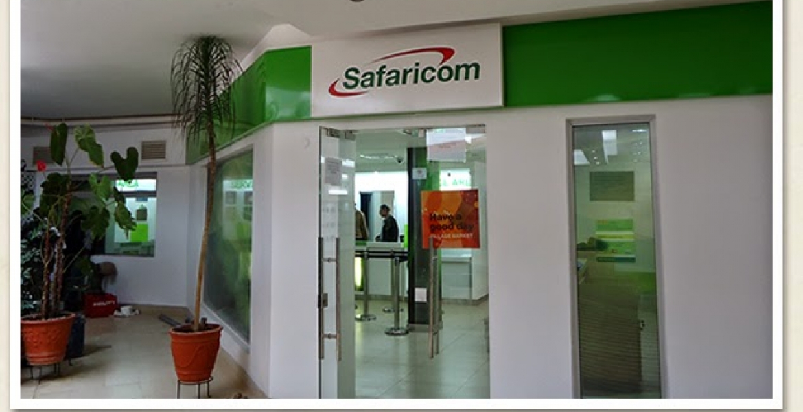 Youths Chanting Pro-Raila Slogans Vandalize Safaricom Shop along Moi Avenue, Nairobi