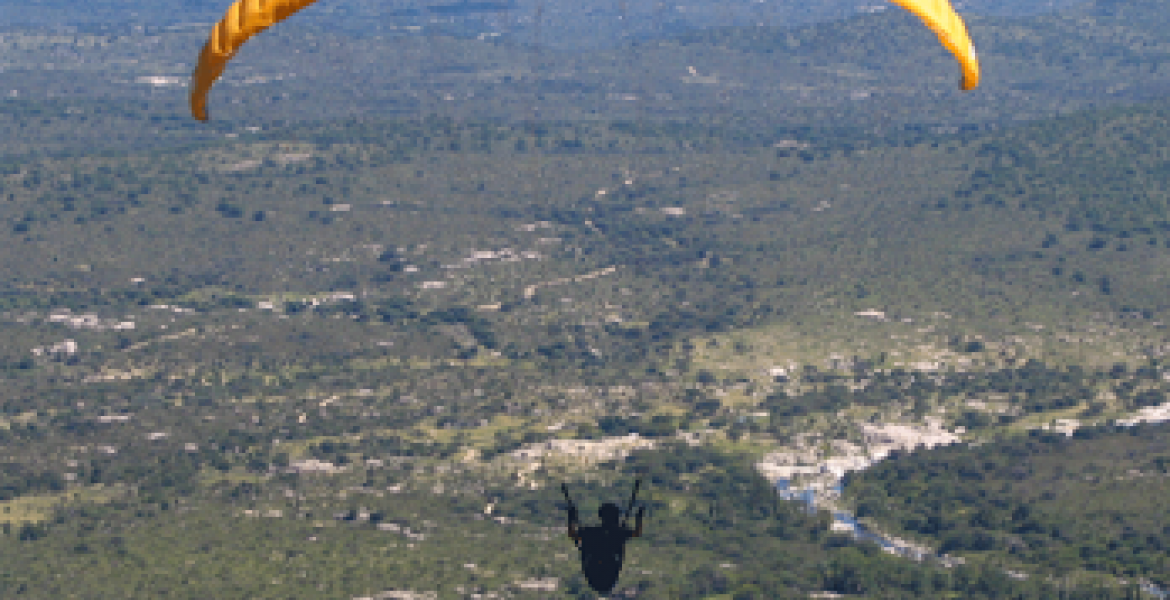 American, Czech National Die after Parachute Crashes in Kenya