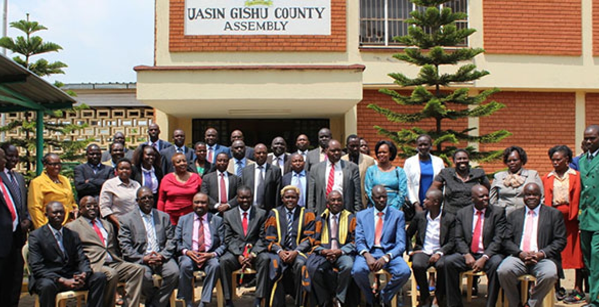 MCAs Interrupt Assembly Proceedings to Protest Use of 'Difficult' English By their Colleague