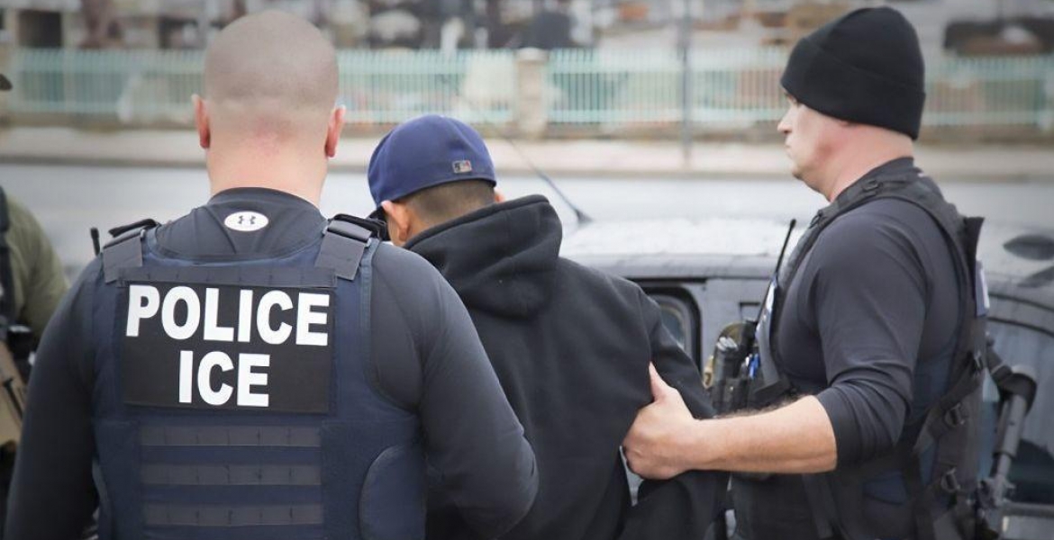 ICE Nabs 150 Immigrants as 800 Others Escape Arrest after Mayor’s Warning