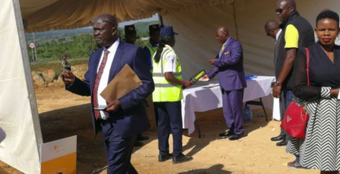 &quot;I'll Not Be Searched&quot;: Siaya Governor Cornel Rasanga Causes a Stir at Barack Obama's Function in Kogelo