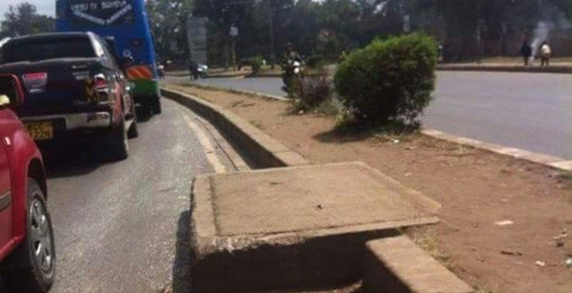 Photo of Dangerously Protruding Manhole on Busy Road in Nairobi Goes Viral on Social Media