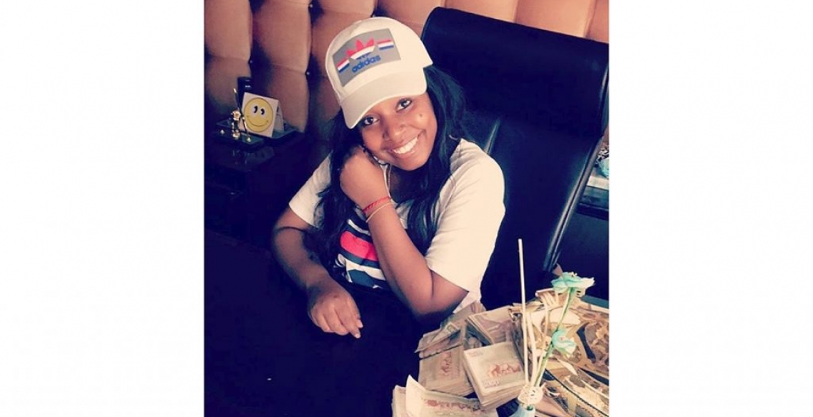 Sonko's Daughter Saumu Mbuvi Flaunts Piles of Cash on Social Media