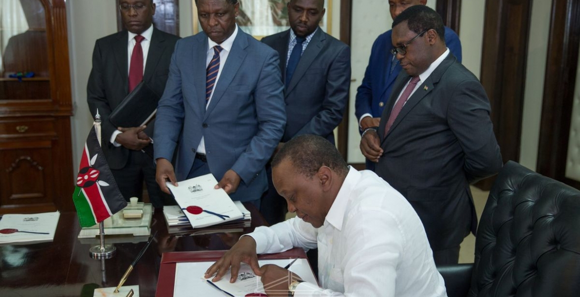 Uhuru Signs New Law Allowing Gov’t to Seek Sh800 Billion Bond