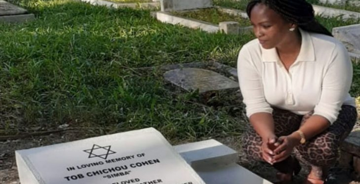 Sarah Wairimu Visits Late Dutch Husband Tob Cohen’s Grave