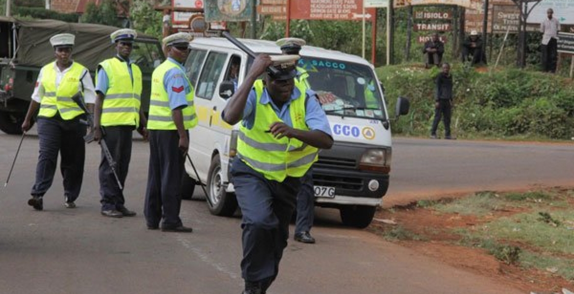 Daring Kenyan Man Snatches Bribe Money from Traffic Cops Along Busy Highway, Escapes into the Bush