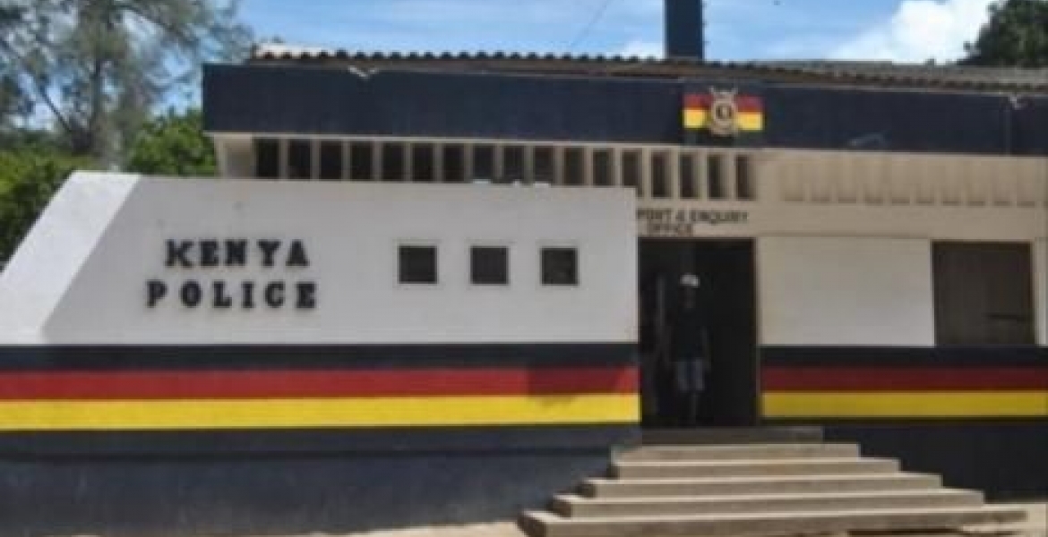 Junior Police Officer in Hot Soup for Punching His Boss Inside His Office