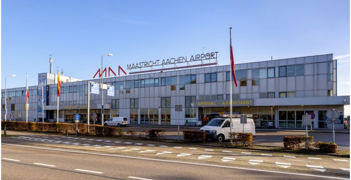 16-Year-Old Kenyan Stowaway Found in Plane's Undercarriage in Holland Discharged from Hospital