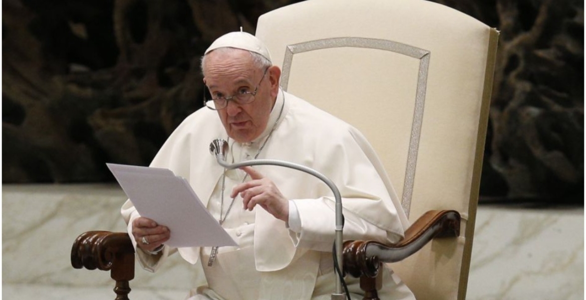 Pope Francis Calls on Parents to Support Gay Children