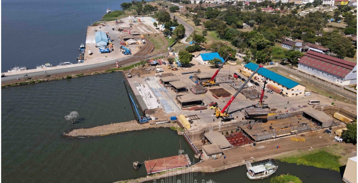 President Uhuru Makes an Impromptu Visit to Kisumu Port