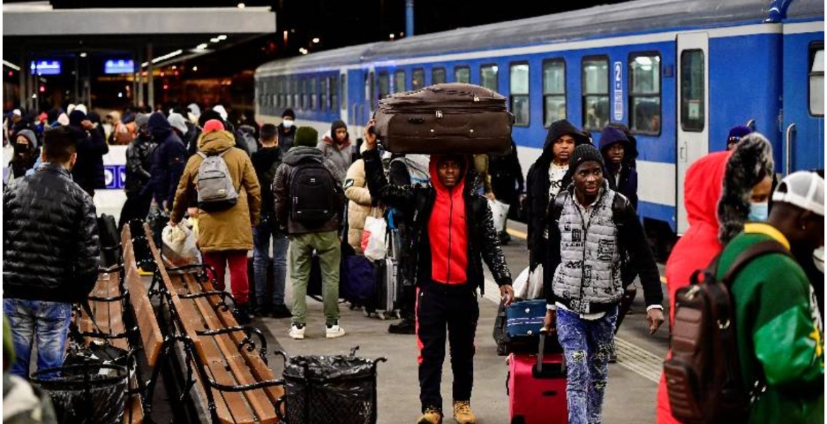 Kenyan Medical Student Fleeing Ukraine Narrates Her Ordeal at the Polish Border