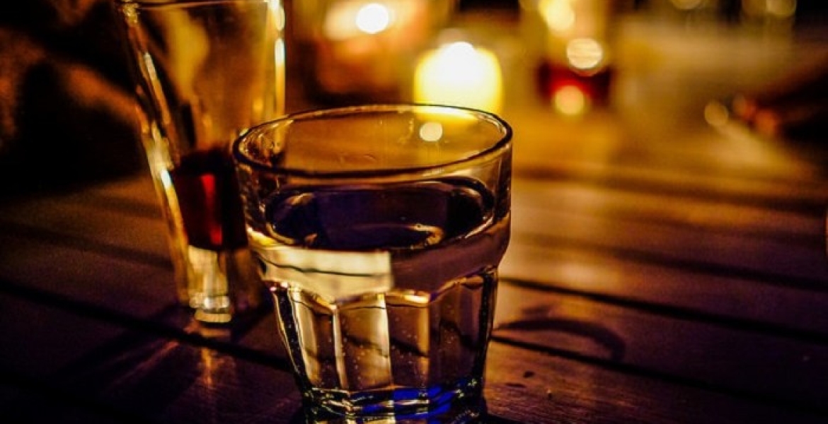 Interior Ministry Official Rushed to Hospital in Critical Condition After Wife Spikes His Drink