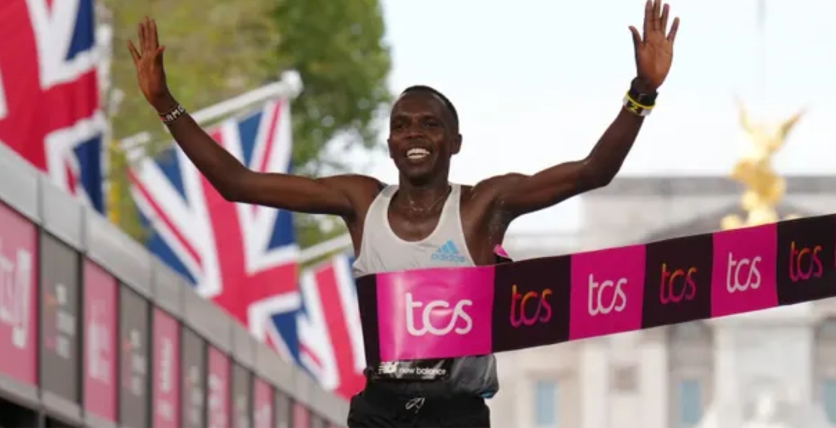 Kenya's Amos Kipruto Wins London Marathon Title