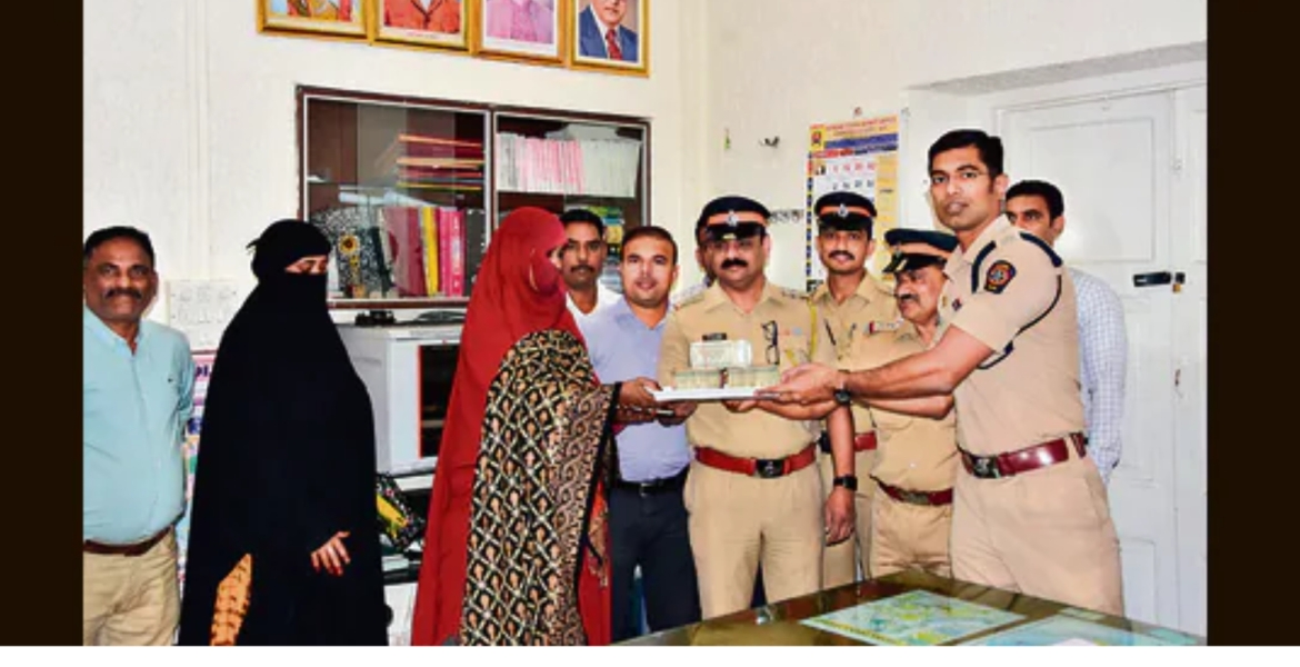 Police Help Two Kenyan Women Recover Sh2.2 Million Left Behind in a Cab in Mumbai, India