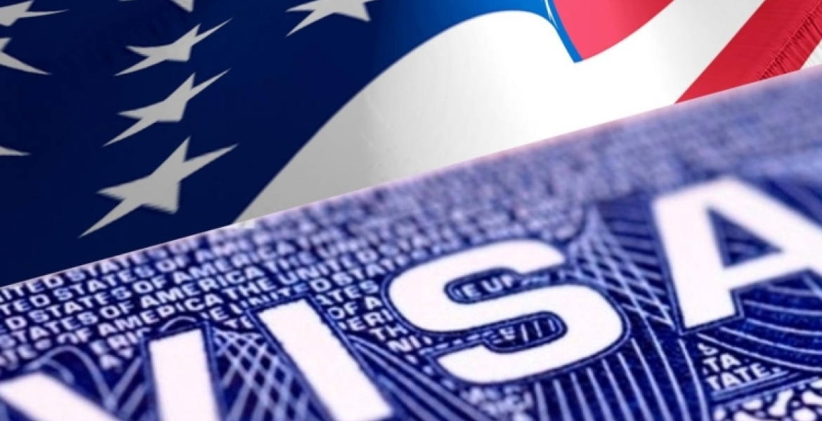 USCIS Says Individuals on Business or Tourist Visas Can Apply for New Jobs