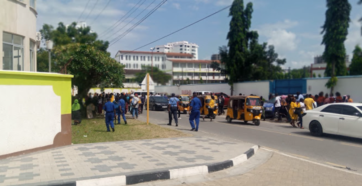 Police Lob Teargas as UDA Delegates Clash in Mombasa Meeting