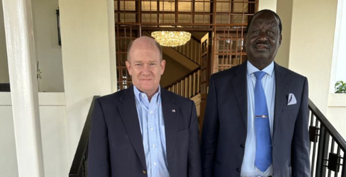 Raila Holds Talks With US Senator Who Brokered Handshake With Uhuru