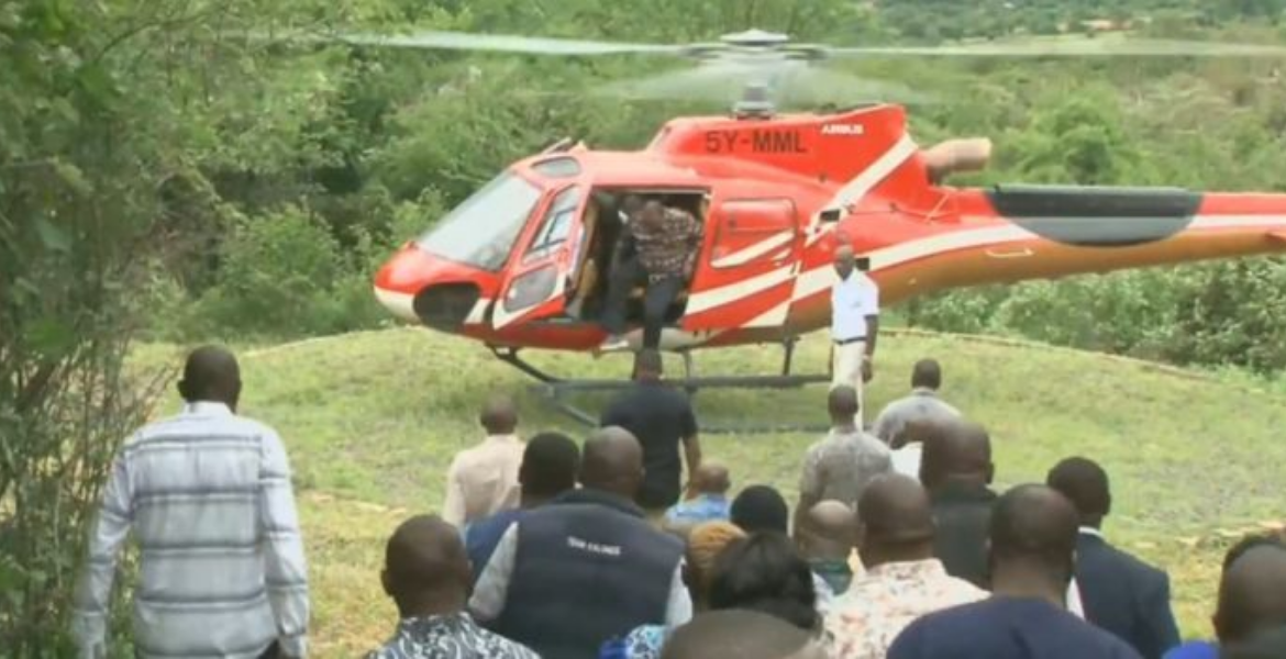 Political Shockwaves as Uhuru Makes a Surprise Visit to Kalonzo's Home
