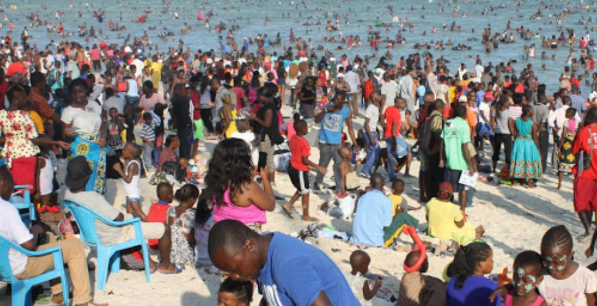 67 Children Lost on Mombasa Beach Celebrate Reunion With Family