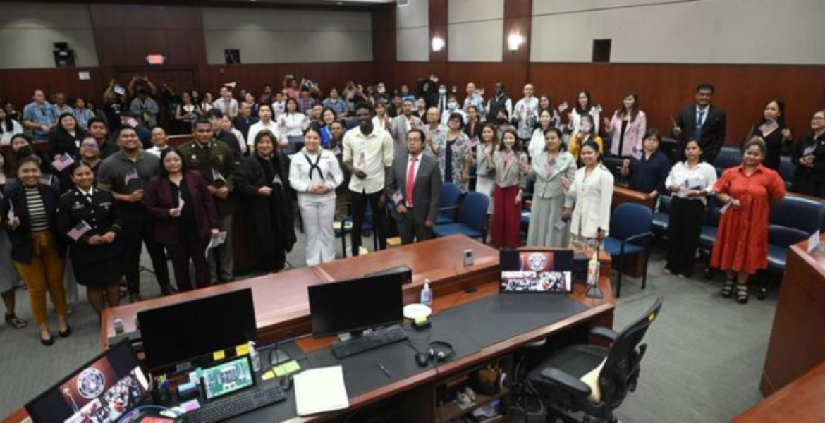 Kenyans Among 50 Sworn in as American Citizens