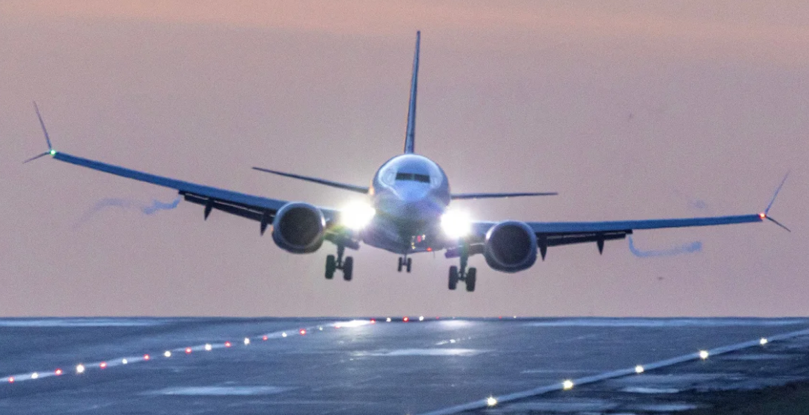 A Ryanair Flight From Dublin Struggled to Land at Leeds Bradford Airport During Storm Isha Storm Isha Sends Air Travelers to Unexpected Destinations
