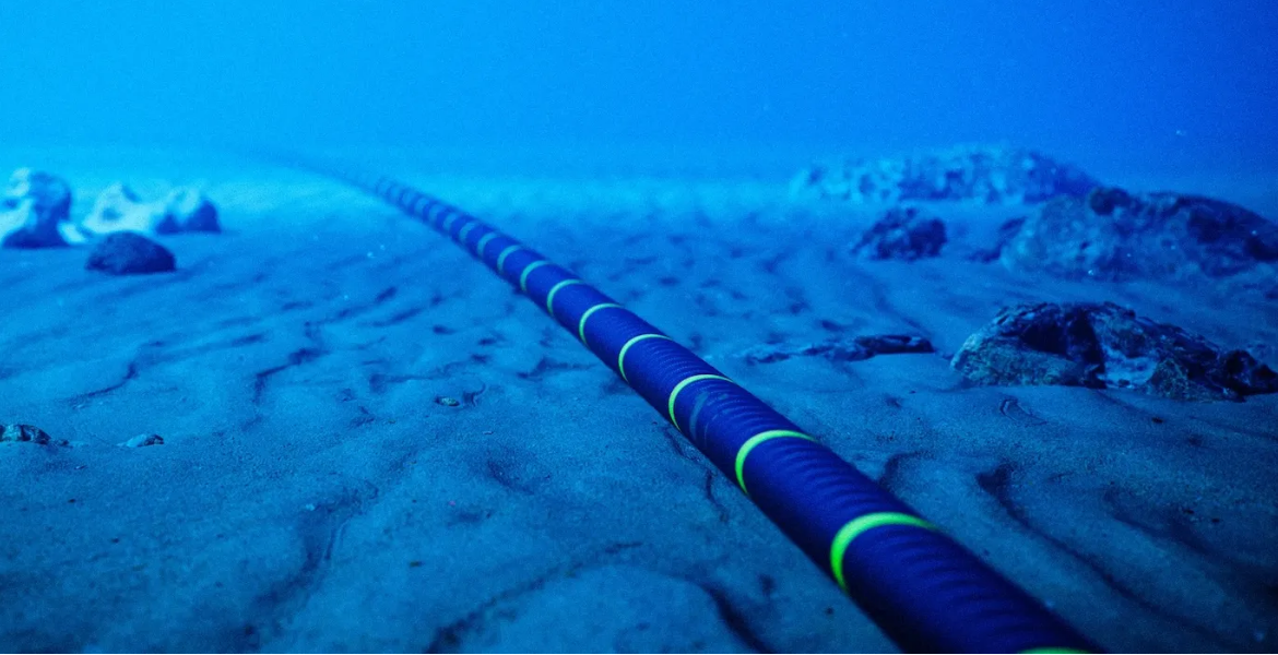 Kenya's Internet Blackout: Fibre Cut or Widespread Outage?