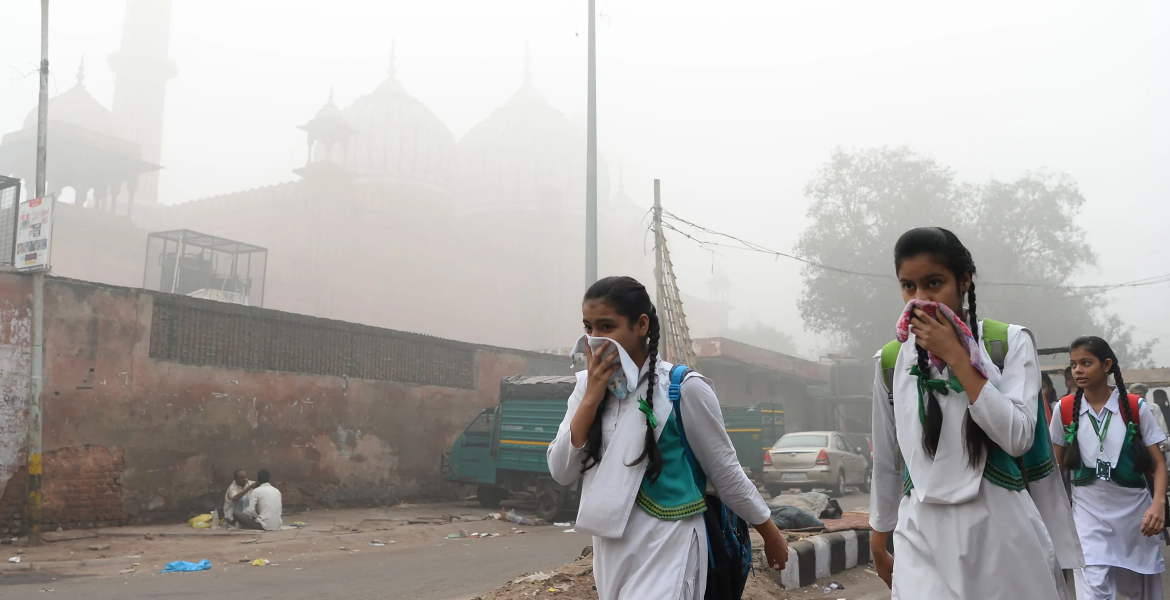 Air Pollution in New Delhi India Closes Schools as Air Quality Reaches Dangerous Levels