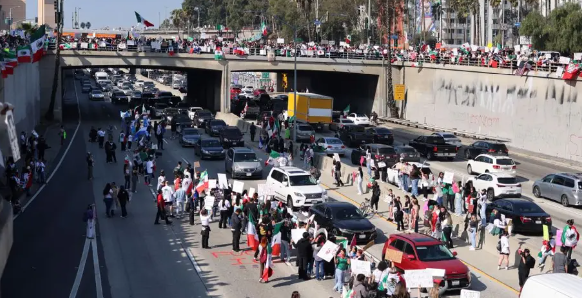 Anti-Deportation Protest Brings Los Angeles Downtown Traffic to Standstill