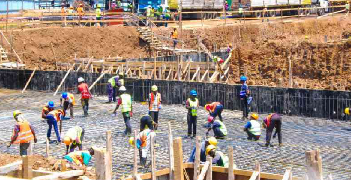 Construction Site Kenya Real Estate Workers See 22% Income Growth as Other Sectors Decline