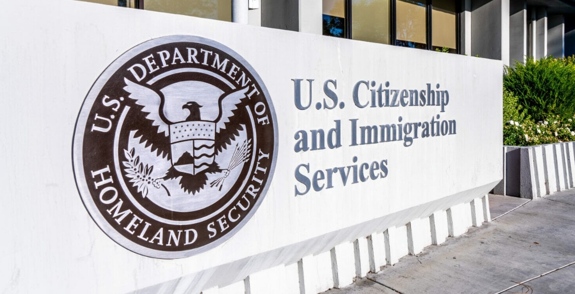 US Citizenship and Immigration Services (USCIS) Abrupt USCIS Form Update Forces Applicants to Restart Green Card Process