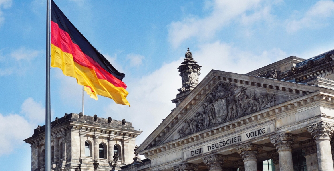 Germany Germany Faces Critical Shortage of 530,000 Workers: Visa Options and In-Demand Sectors