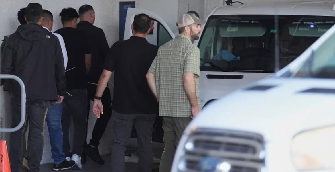 Plainclothes Ice Agents Trump Administration Orders ICE to Make 3,000 Arrests Daily in Immigration Crackdown