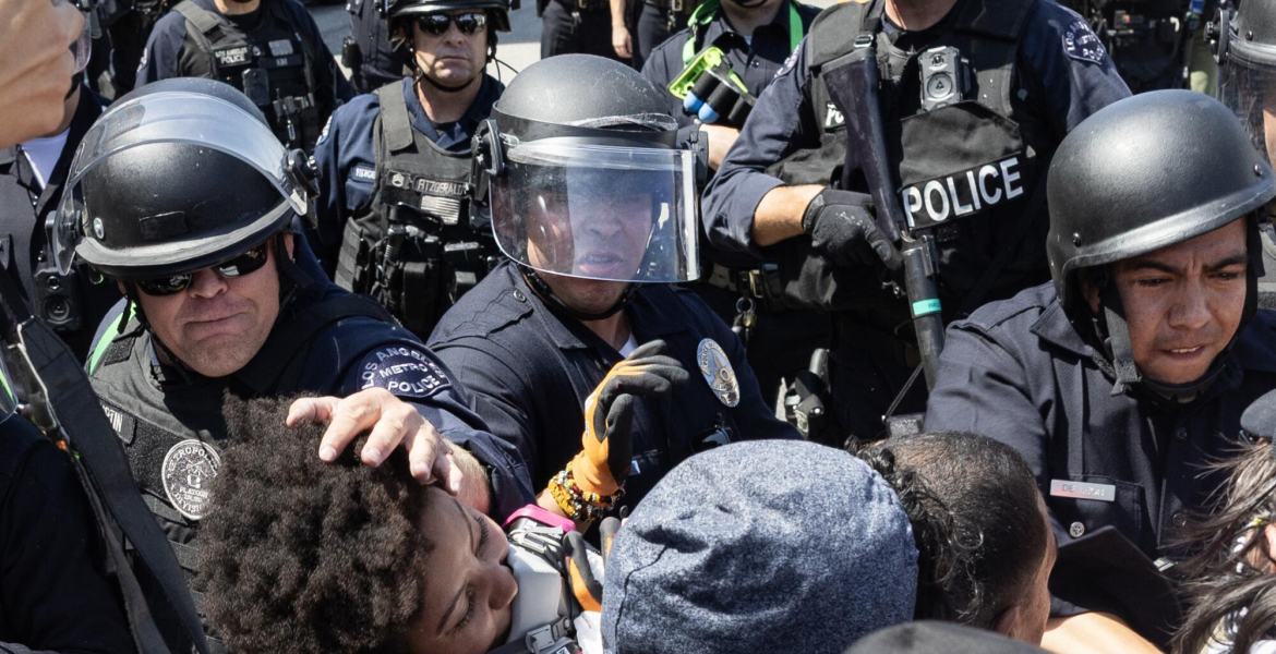 Police ICE Immigration Crackdown Sparks Widespread Demonstrations in Major US Cities