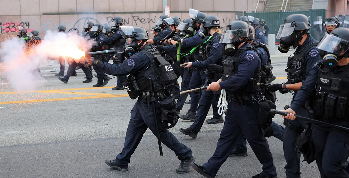 Los Angeles Under Tight Security as Immigration Protests Turn Violent