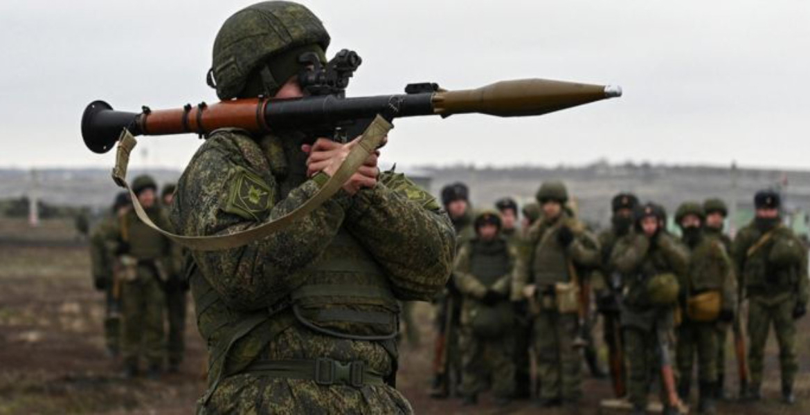 Russian Soldier Ukraine Detains Four Kenyans Accused of Fighting for Russian Forces