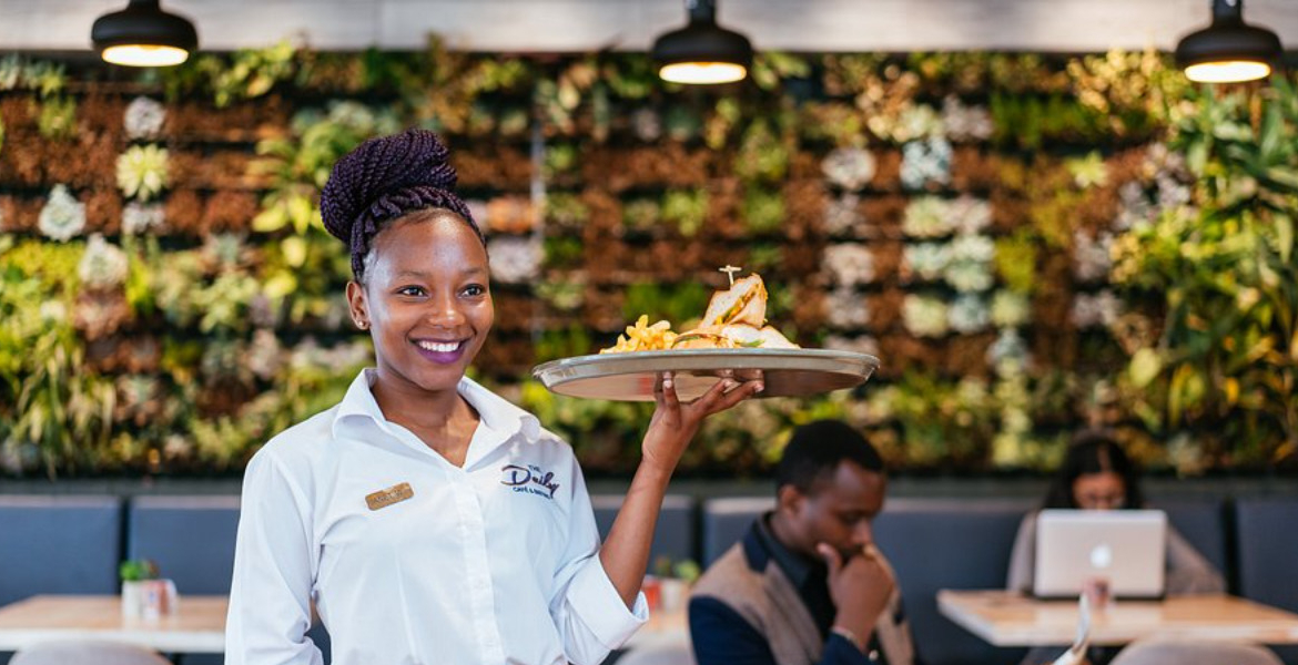 Dinning Kenyan-style Ten Waiters You’ll Meet in Kenya’s Restaurants