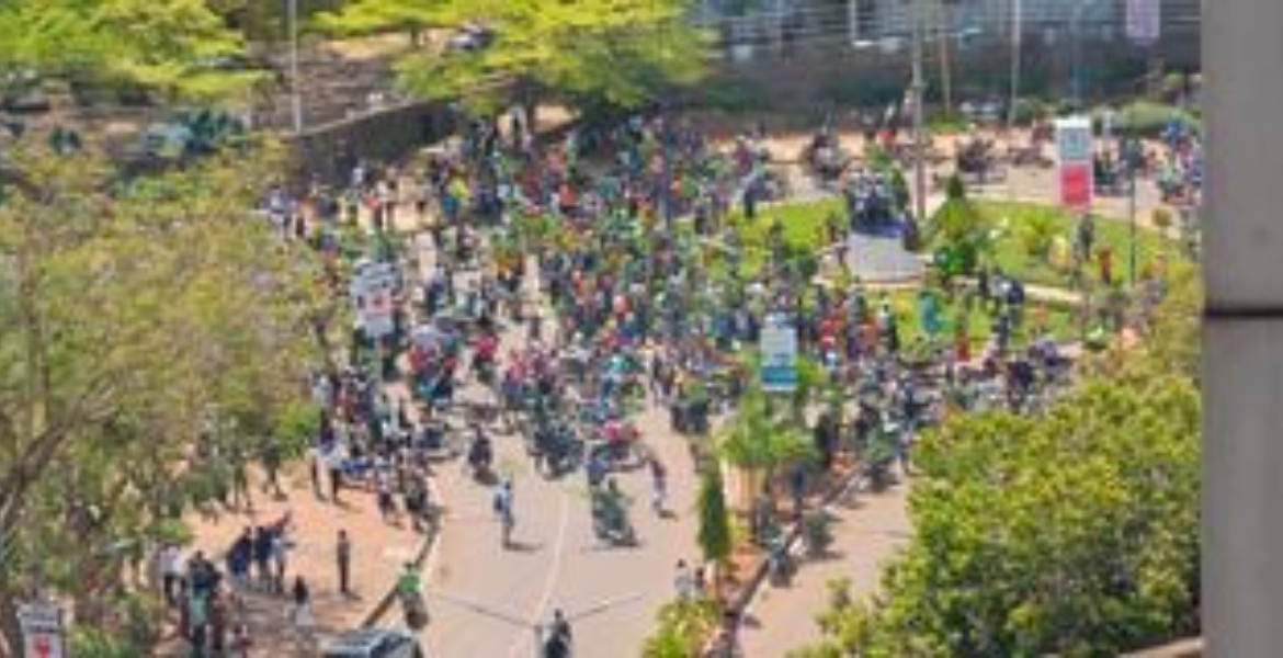 Mourners Nation Mourns Raila Odinga as Government Moves to Maintain Calm